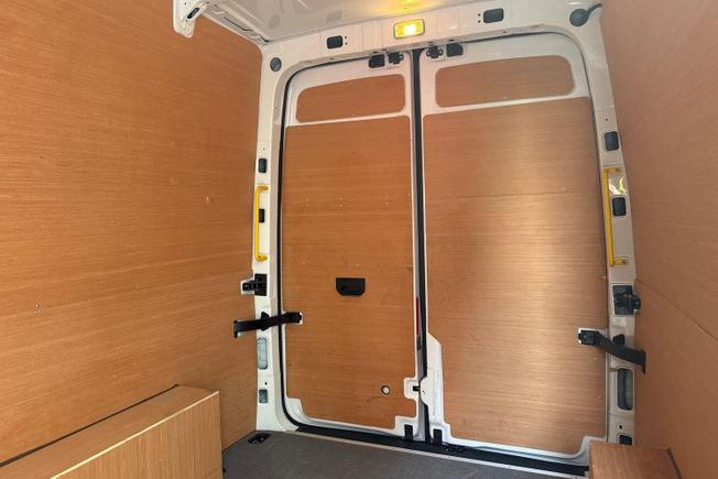 VOLKSWAGEN Crafter Photo 34