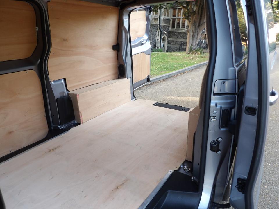 Used Vauxhall Vivaro WV22FLP 11