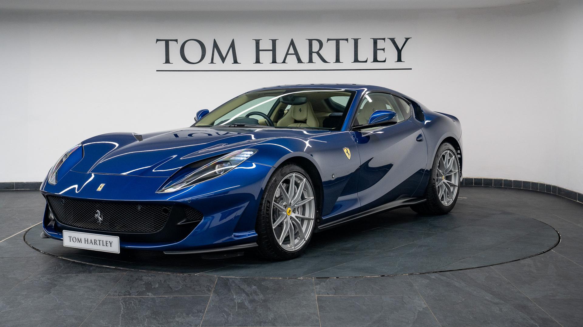 Ferrari 812 Photo 490936e5-f3fc-4205-bbd2-fd0f3f207b61.jpg