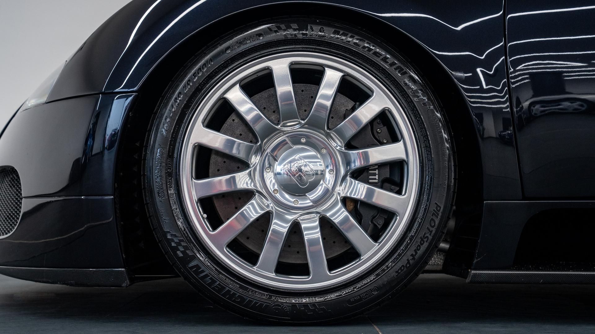 Bugatti Veyron Photo 4929bb7c-1ec6-4e7a-bbc3-7d36e0196cbf.jpg