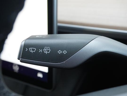 TESLA Model 3 Photo 49327461-ce02-4944-a75b-61250f6eb490.jpg