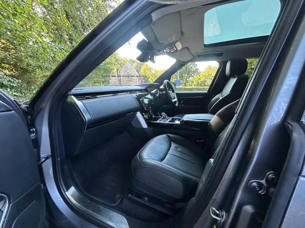 Used Land Rover Range Rover M8KNU 33