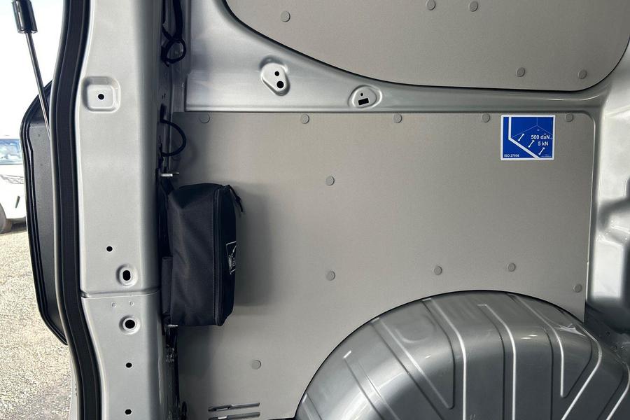 Ford TRANSIT CUSTOM Photo 493fa2cc-3b49-4ee5-840f-ce9716367a3c.jpg