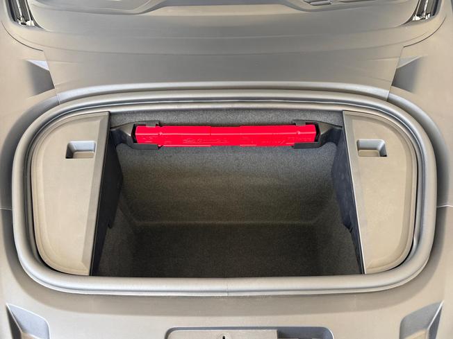 Porsche Taycan Photo 17
