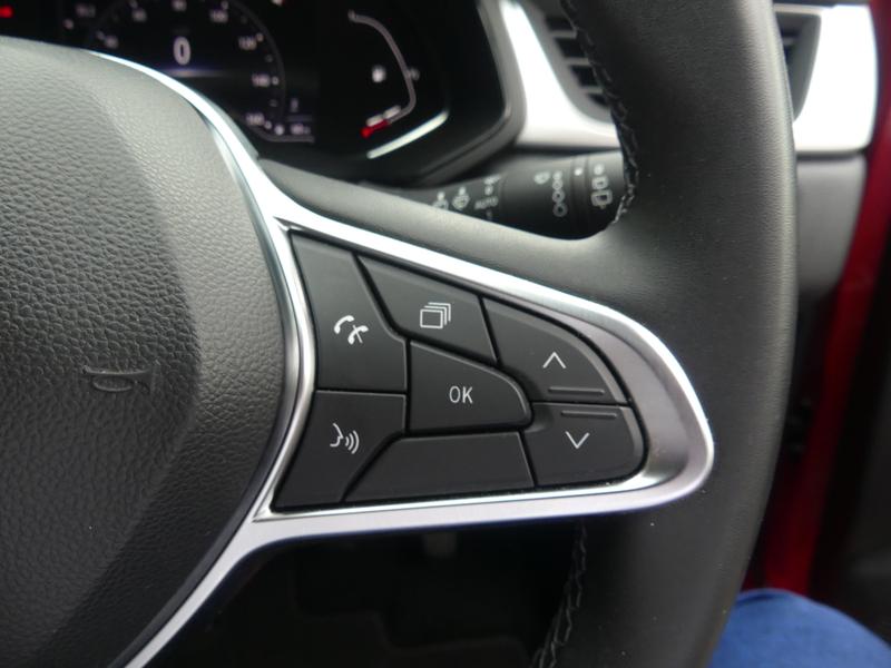 Renault Captur Photo 49453d29-99ab-445d-89cb-a50059c37323.jpg