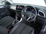 Volkswagen T-Roc Photo 2