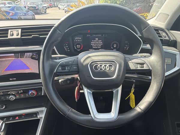 Audi Q3 Photo 14