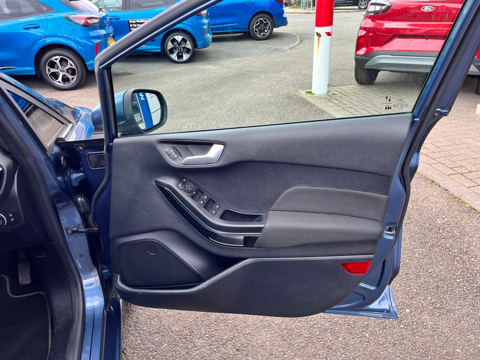 Ford Fiesta Photo 496515f8-66d0-4a1f-804a-02d439e04d5a.jpg
