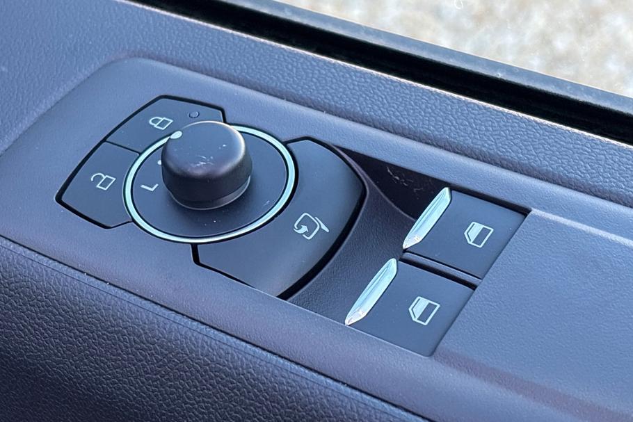 Used Ford E-TRANSIT CUSTOM CUSTOMBEV03 19