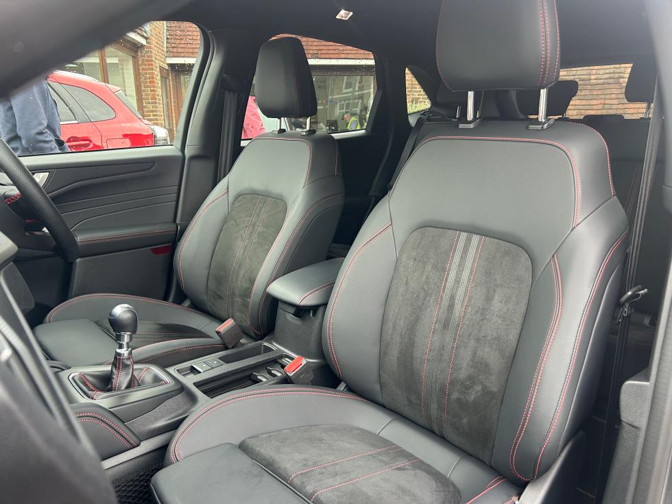 Ford Kuga Photo 497efe52-82c9-4861-92a8-d71efadd4b35.jpeg