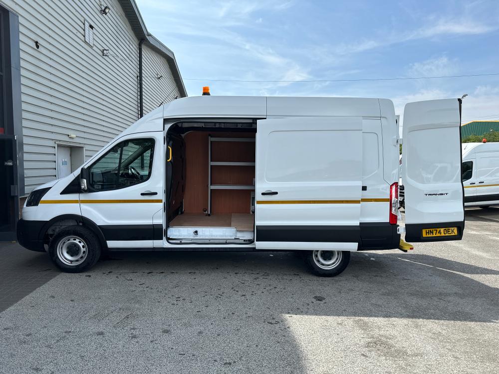 Ford Transit Photo 498789cc-492a-434c-9326-32f787f97ad6.jpg