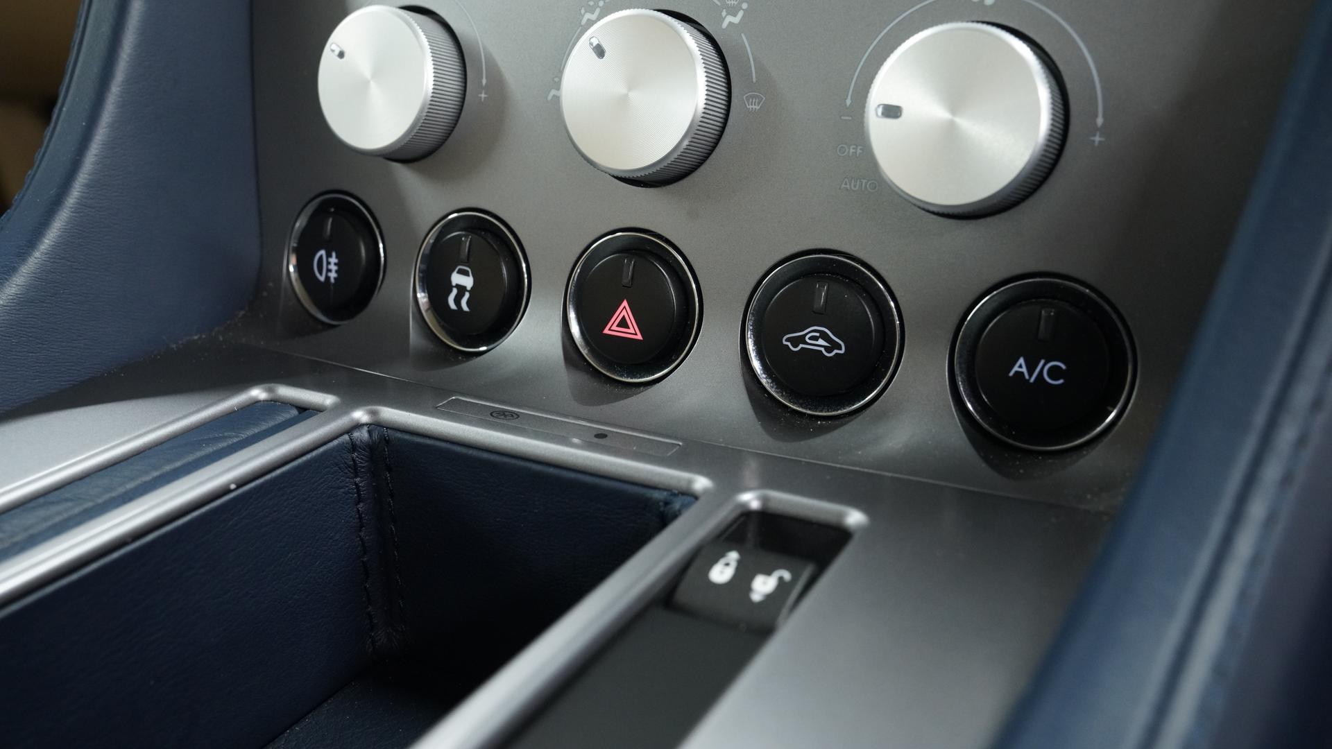Aston Martin DB9 Photo 49972b01-7f5d-4502-9c1b-37836df37992.jpg