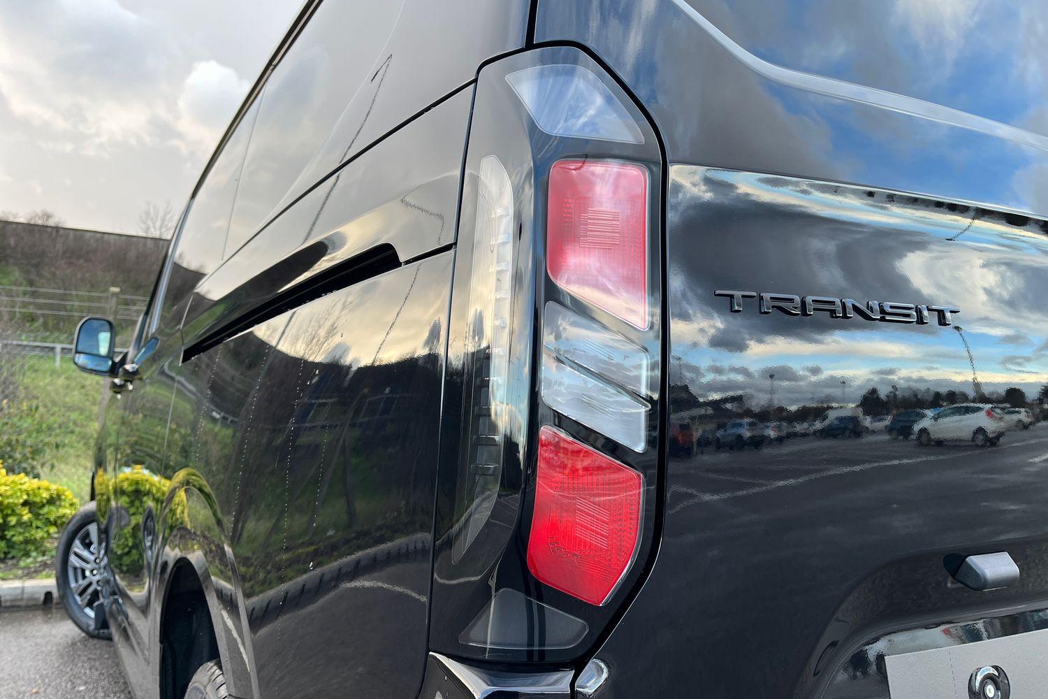 Ford TRANSIT CUSTOM Photo 28