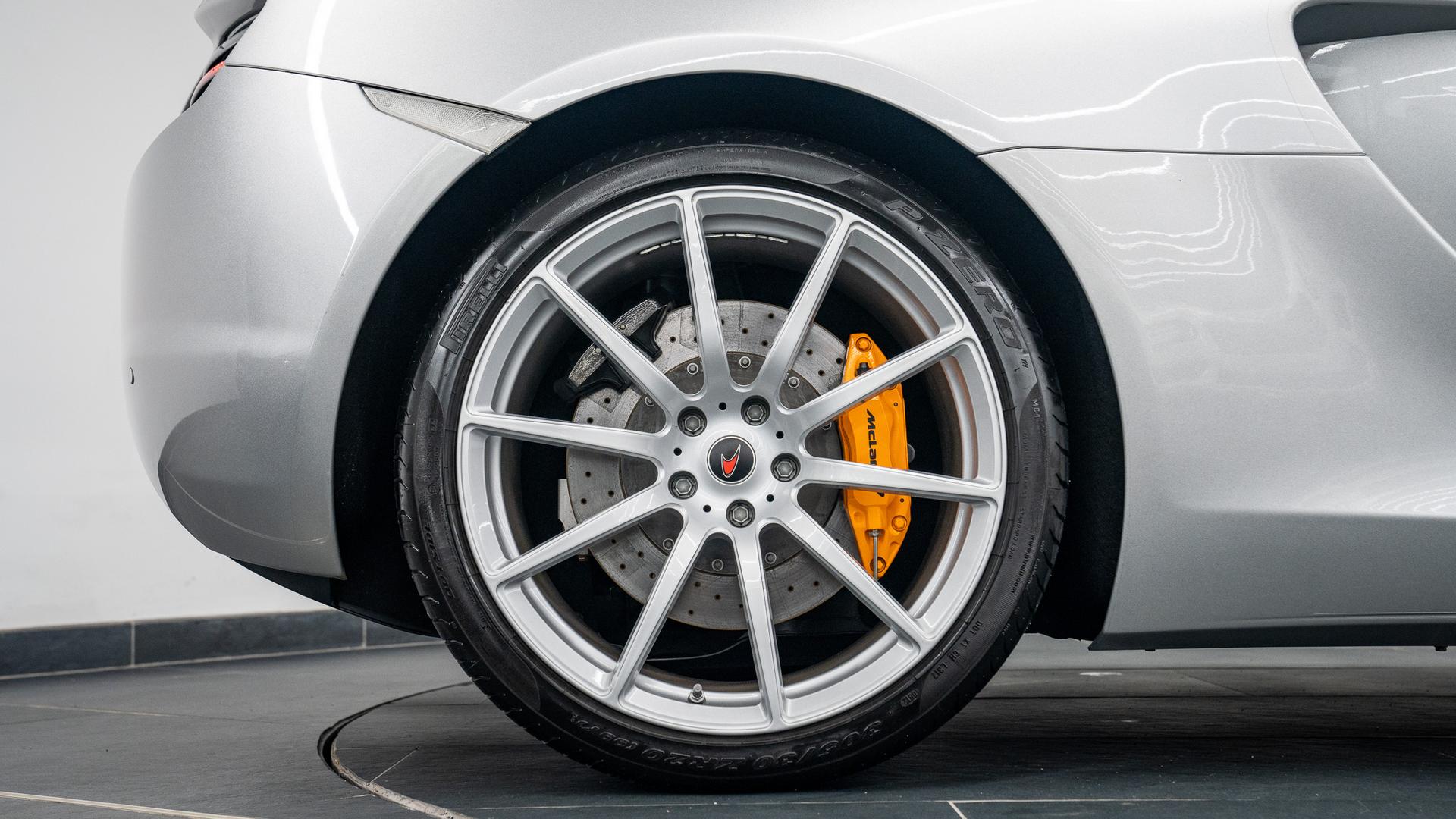 McLaren MP4-12C Photo 49bcf62e-d039-4f60-a3ab-7c34d96913fc.jpg
