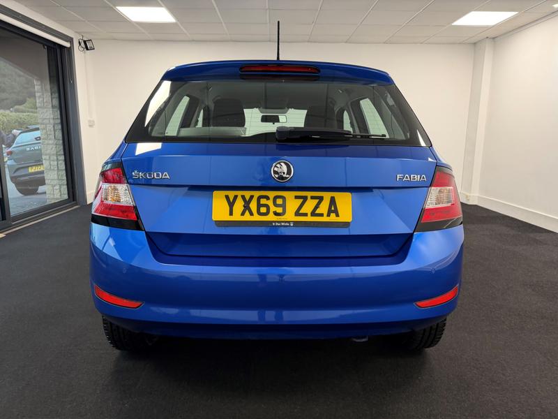 Skoda Fabia Photo 49c18dc7-400d-4652-b104-075ca257b42c.jpg
