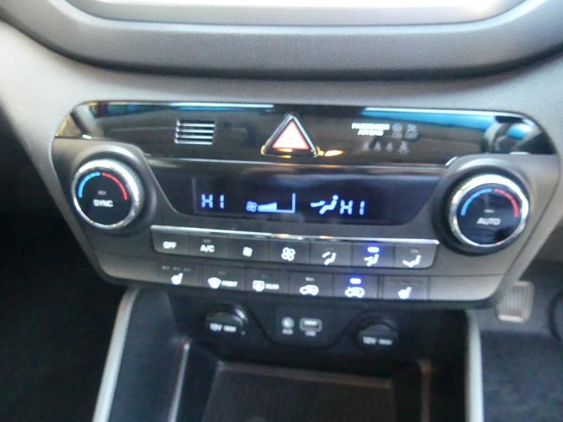 Hyundai TUCSON Photo 49d22fbe-95ae-45ea-8241-0dca56829f6b.jpg