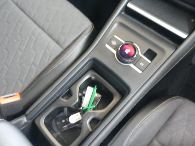 Volkswagen Tiguan Photo 49d6cc9c-0936-49a6-8440-7f677ecf0a70.jpg