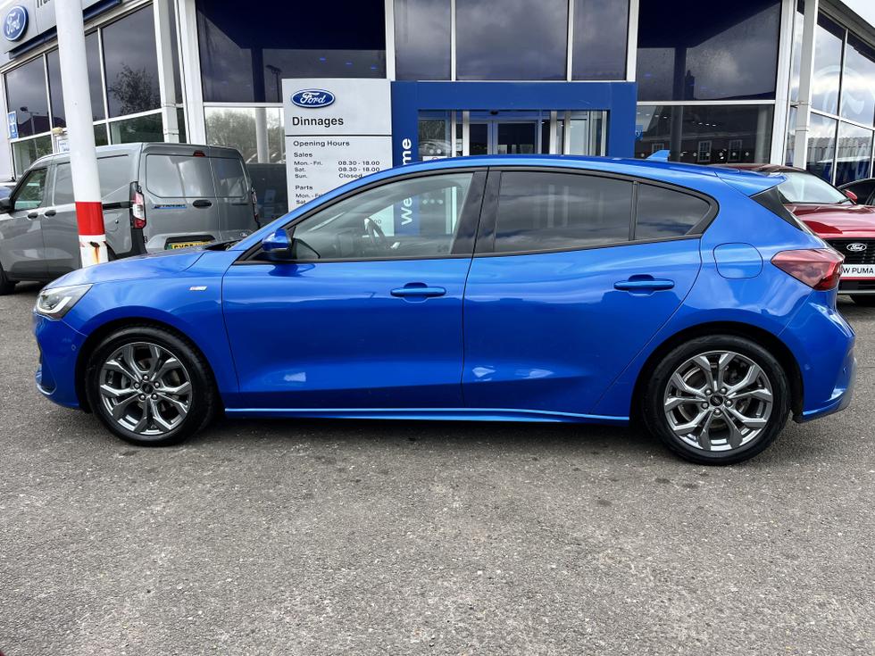 Ford Focus Photo 49fce686-d0bf-423b-a73a-adb9cfc7957f.jpg