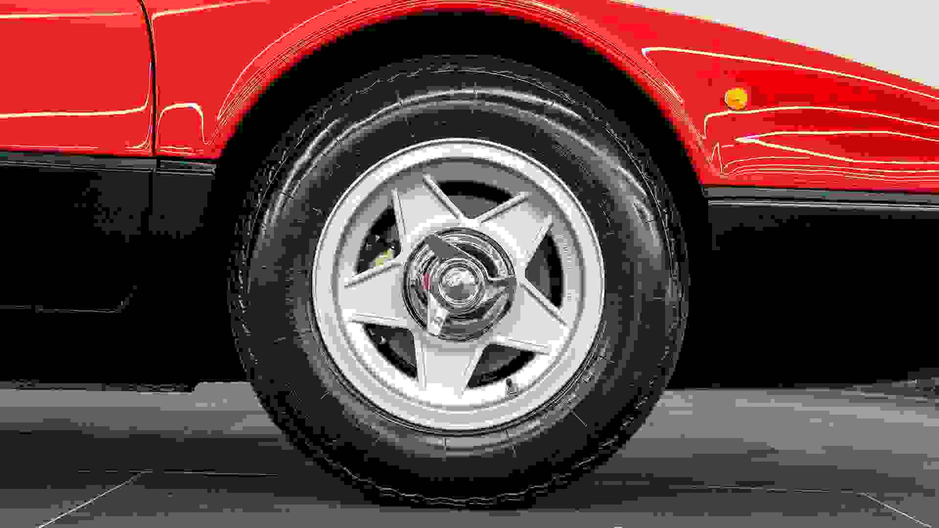 Ferrari 365 Photo 4a19a176-6c4a-4895-b5a2-3ce3d8f160f8.jpg