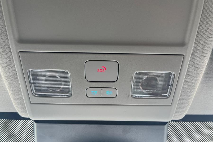 Ford TRANSIT CUSTOM Photo 4a1a2070-6826-4a3e-827a-51da33d73ec7.jpg
