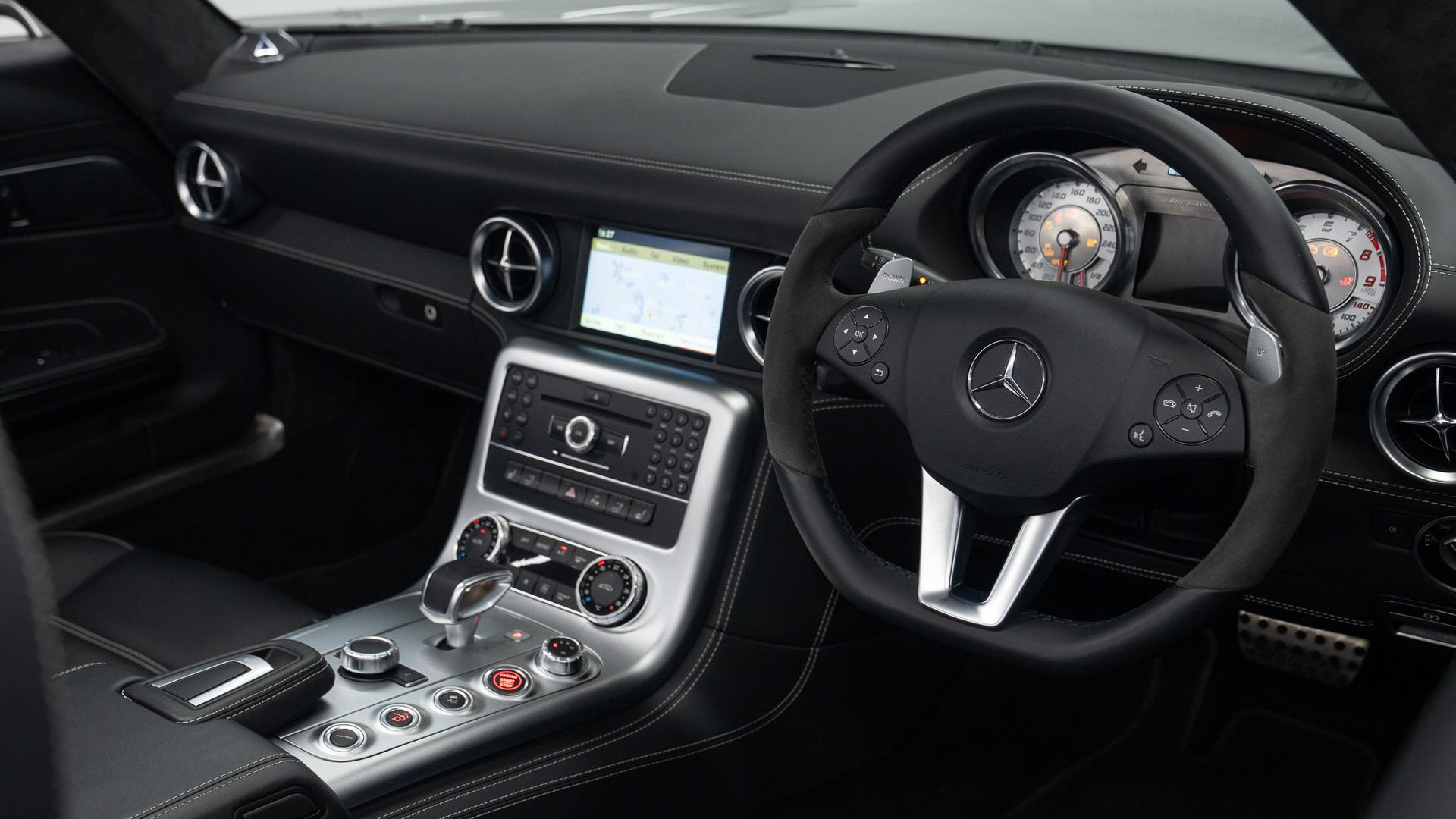 Mercedes-Benz SLS AMG Photo 4a1af710-31c6-4a2f-8cc2-ca7c81bbc2f9.jpg