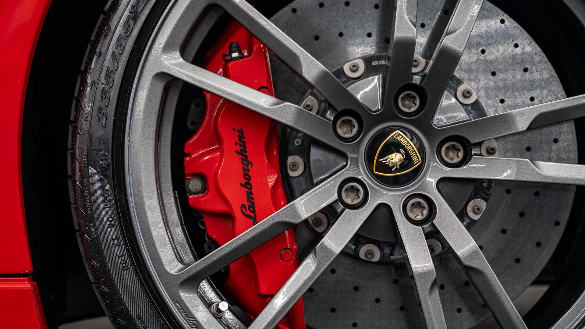 LAMBORGHINI Gallardo Photo 4a1e6d9b-f32f-4164-869f-fcf758066906.jpg