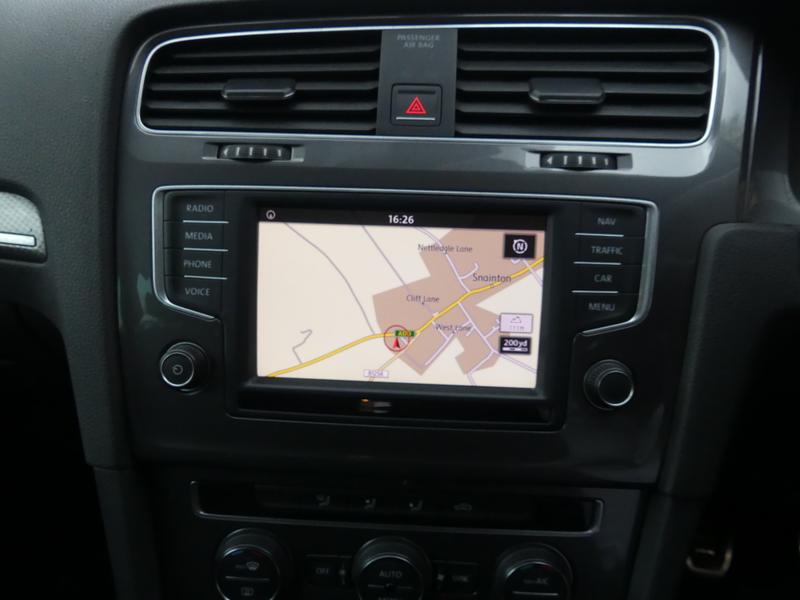 Volkswagen Golf Photo 4a319297-c7d5-4c5e-9678-40b7de9bec62.jpg