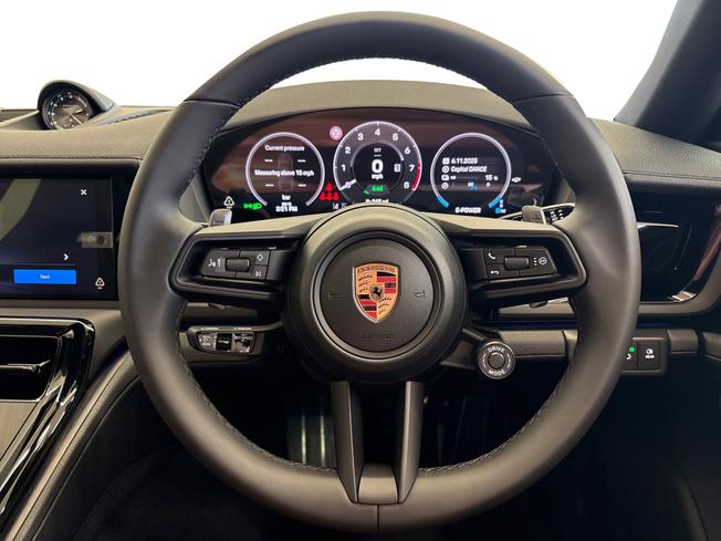 PORSCHE Panamera Photo 17
