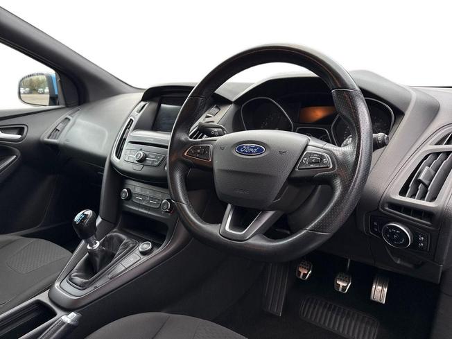 FORD Focus Photo 6