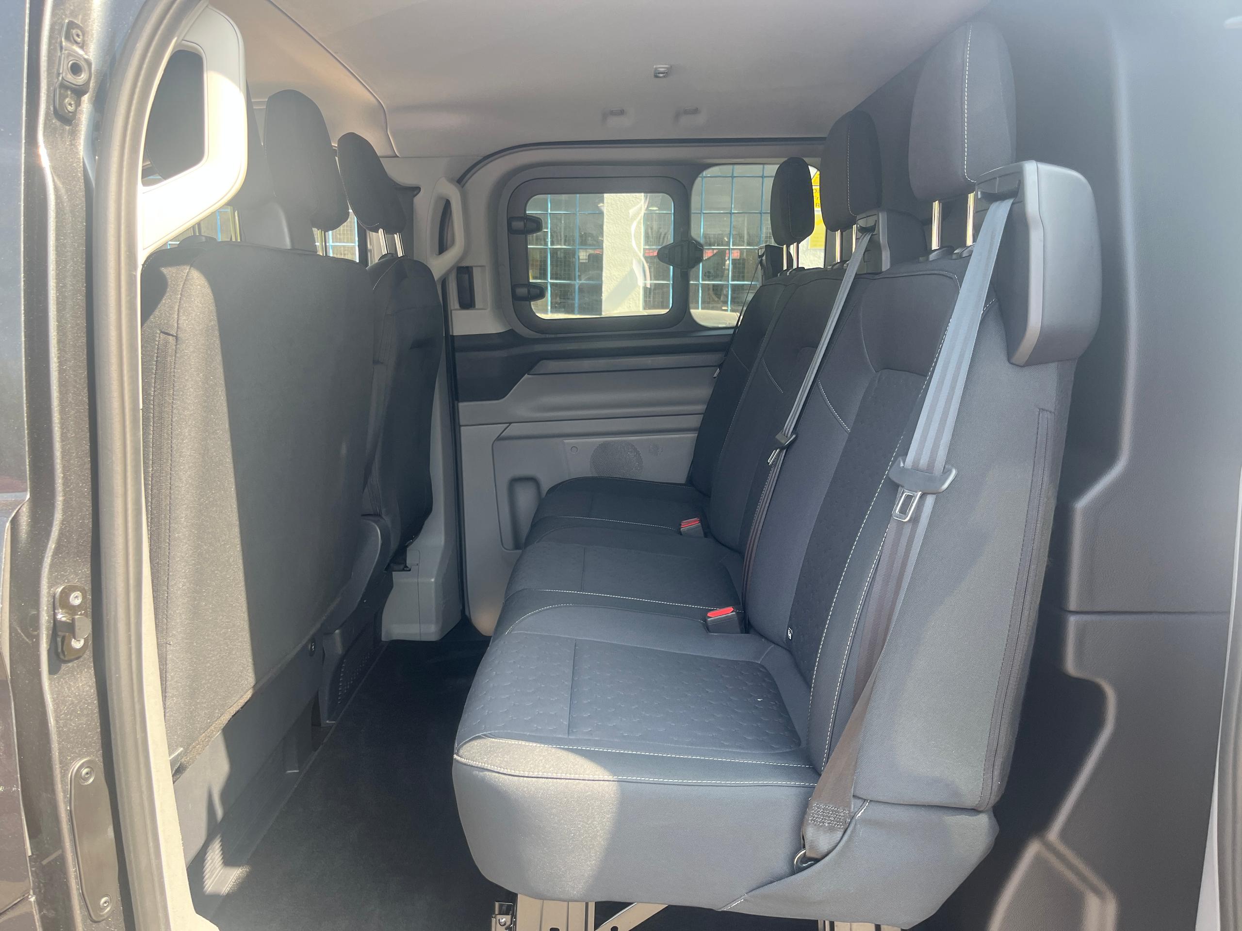 Used Ford TRANSIT CUSTOM VO25YWX 17