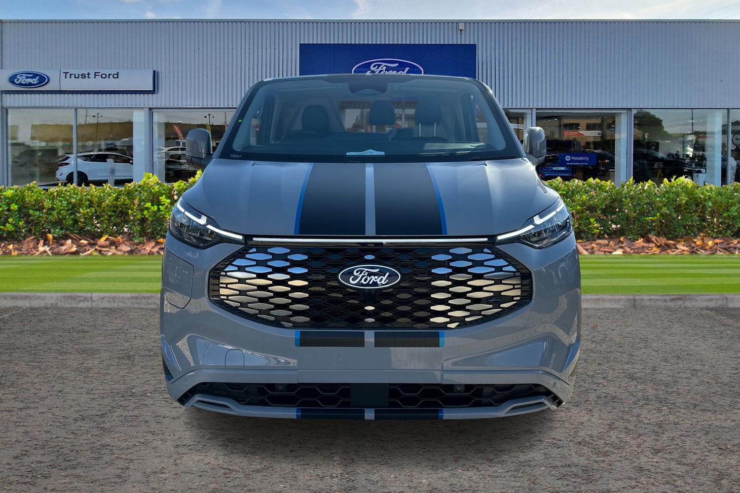 Ford E-TRANSIT CUSTOM Photo 12