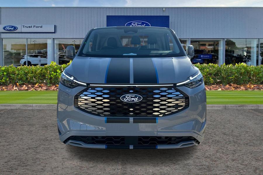 Ford E-TRANSIT CUSTOM Photo 4a5f9b6e-a4bb-4709-b3ff-5ac5e4c1c5bb.jpg