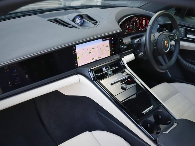 PORSCHE Panamera Photo 27