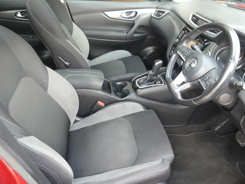 Nissan Qashqai Photo 4a69526c-a3bd-46af-a33d-83279fc6173d.jpg