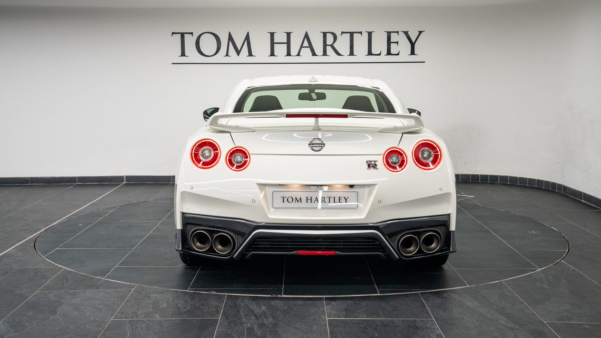 Nissan GT-R Photo 4a753839-7a7d-4db9-9145-091995f273eb.jpg