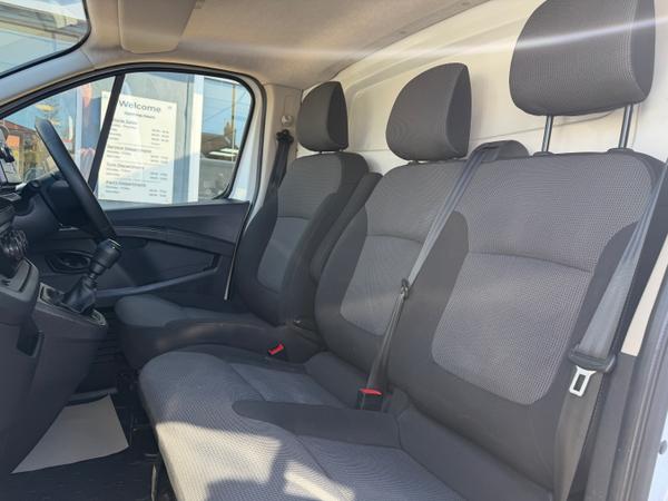 Used Renault Trafic HK23VYB 12