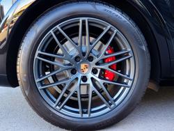 PORSCHE Cayenne Photo 4