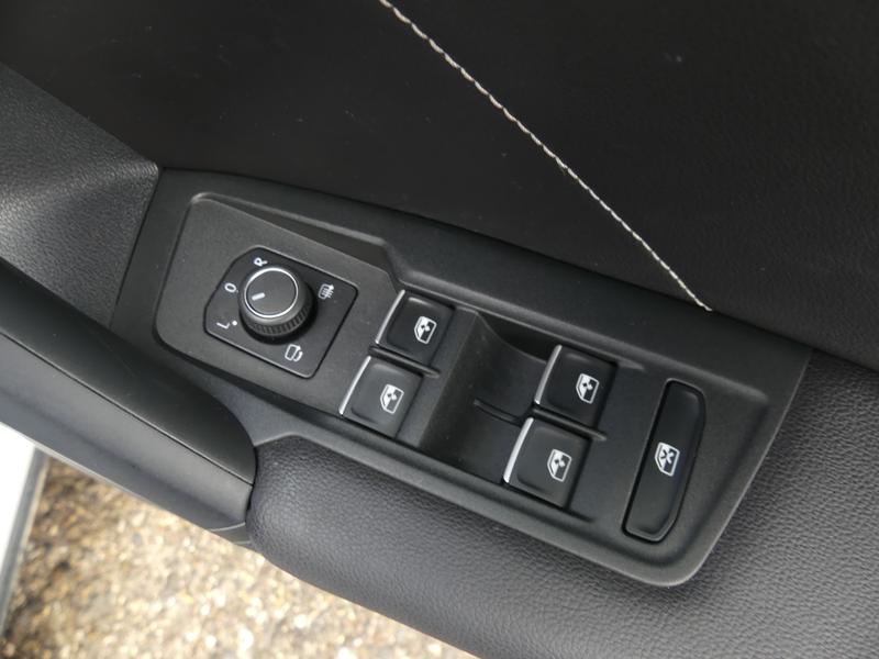 Volkswagen Tiguan Photo 4abd976c-d4ae-4b07-94a7-5132e512751f.jpg