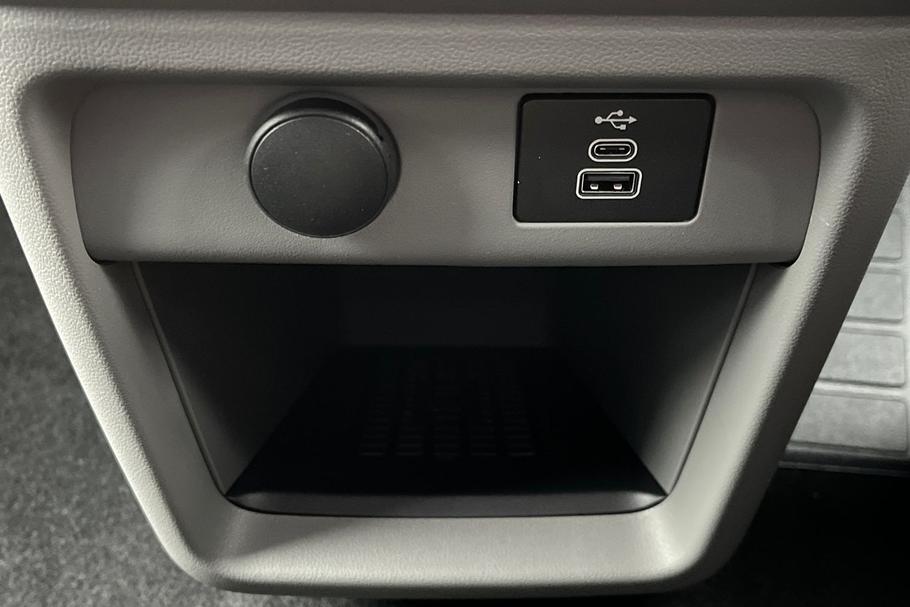 Used Ford TRANSIT CUSTOM L1DCIVPHEV06 29