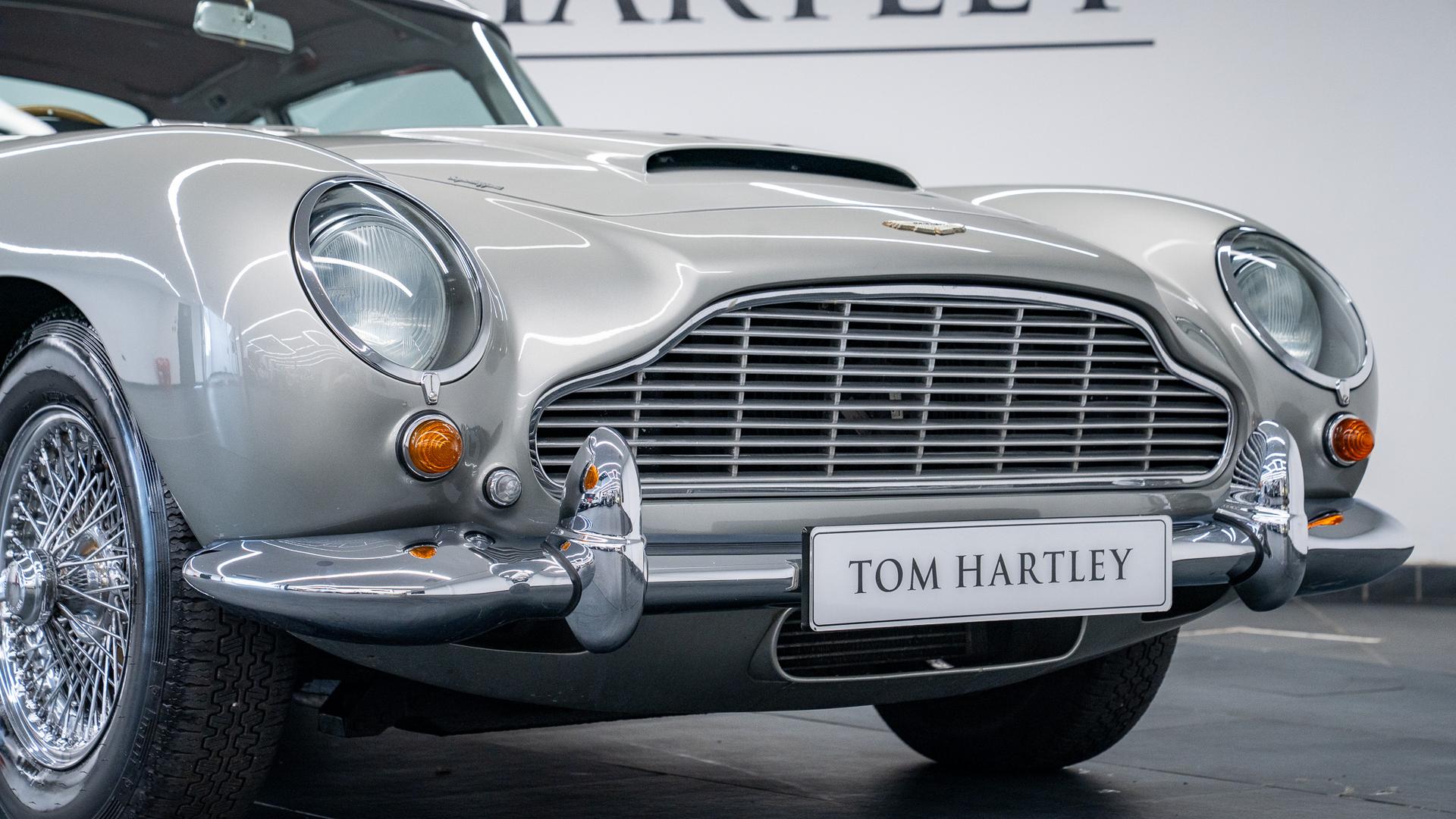 Aston Martin DB5 Photo 4ad8542c-aa45-47d9-add7-7f136f1f1e4f.jpg