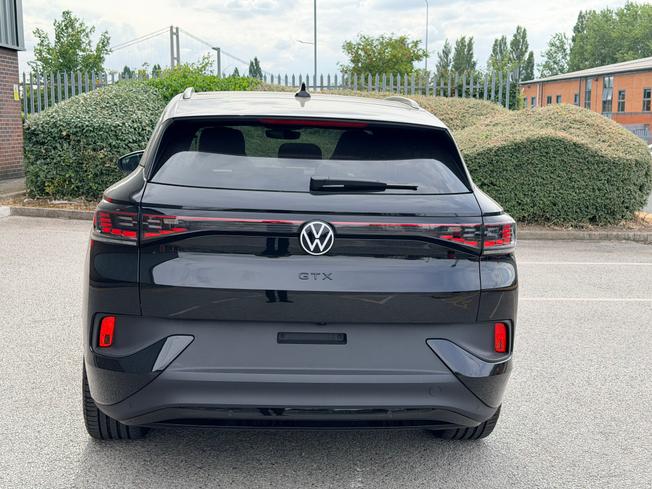 VOLKSWAGEN ID.4 Photo 5