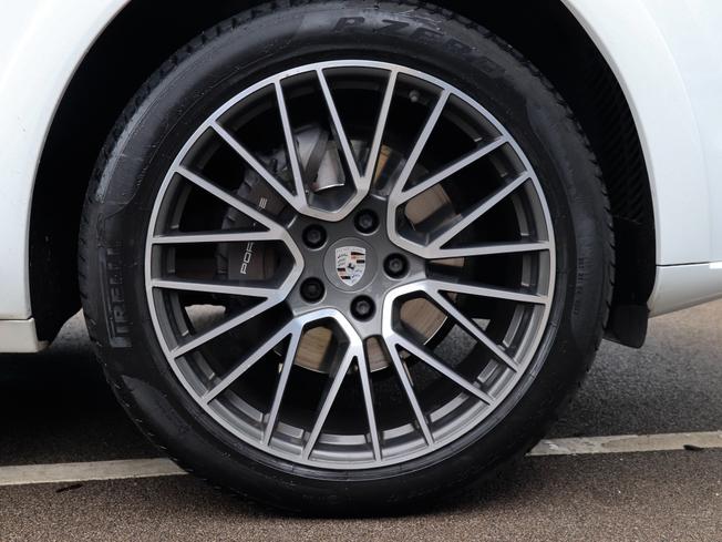 PORSCHE Cayenne Photo 4