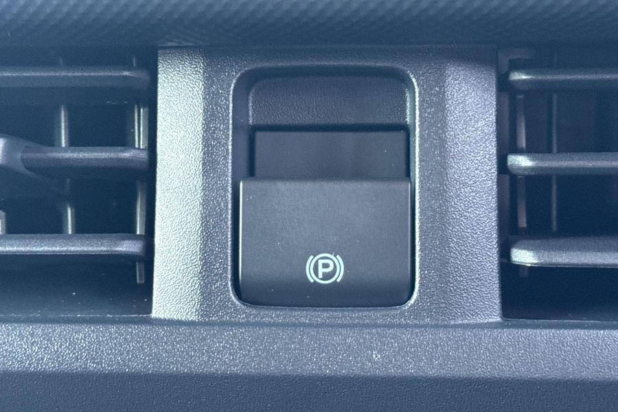 Ford TRANSIT CUSTOM Photo 4b2ada24-38af-491e-b2b0-19d888b9a920.jpg