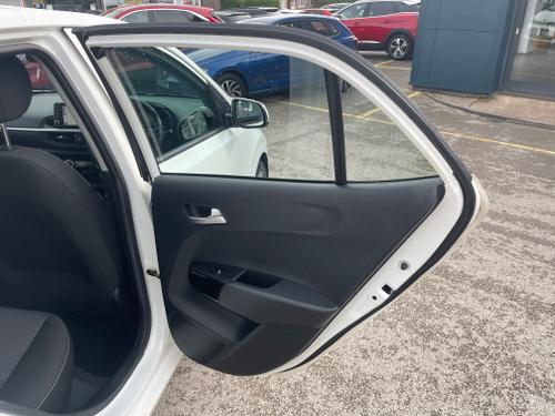 Kia Picanto Photo 4b33adb1-f0dd-4d43-897a-641facbadb0d.jpeg