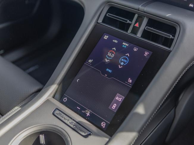 PORSCHE Taycan Photo 21