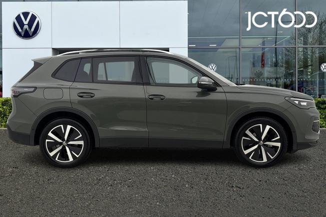 VOLKSWAGEN  Tiguan  Photo 4