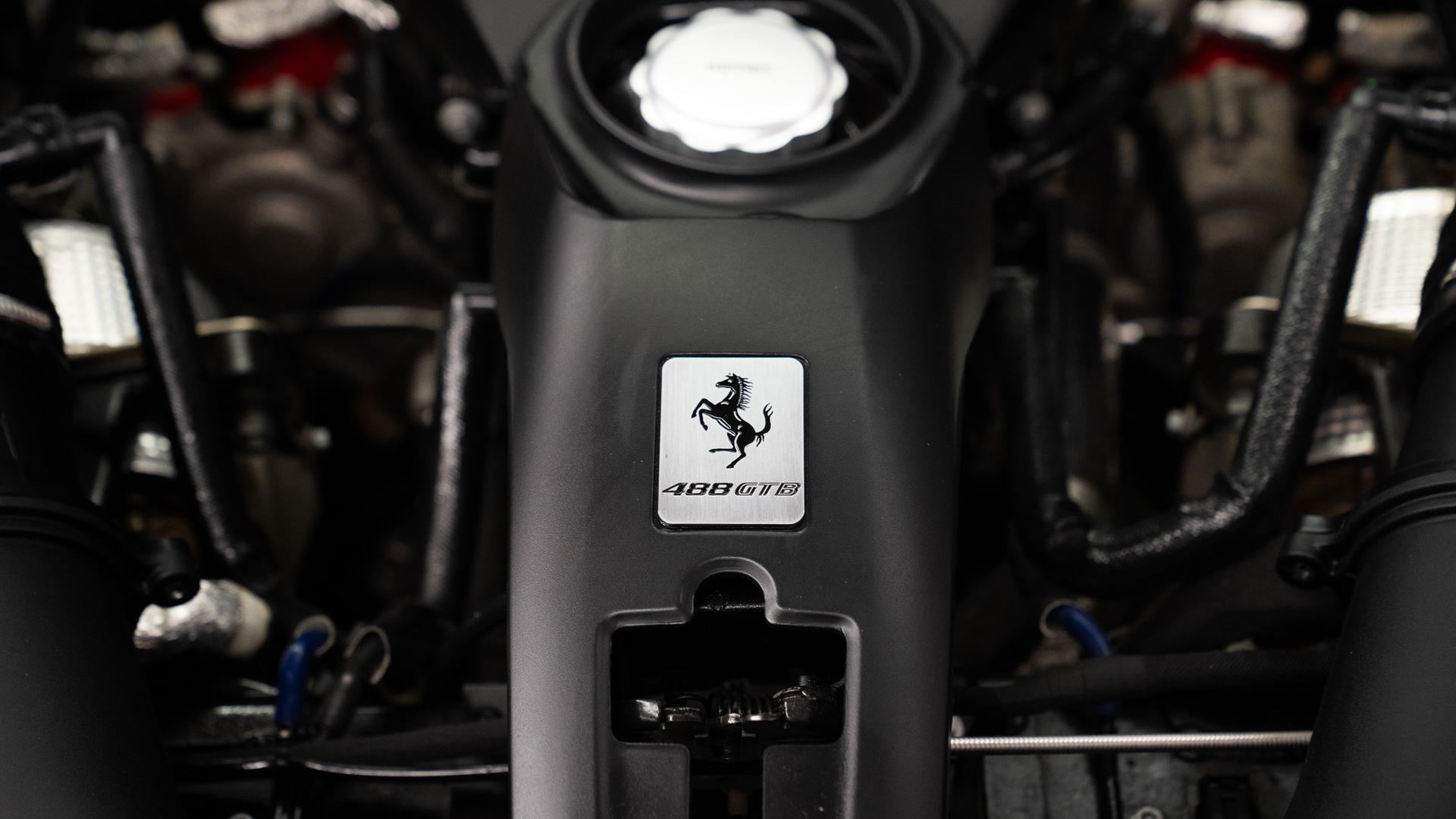 Ferrari 488 Photo 4b3efcc6-c5d1-4df9-b24a-a561f776b8ce.jpg