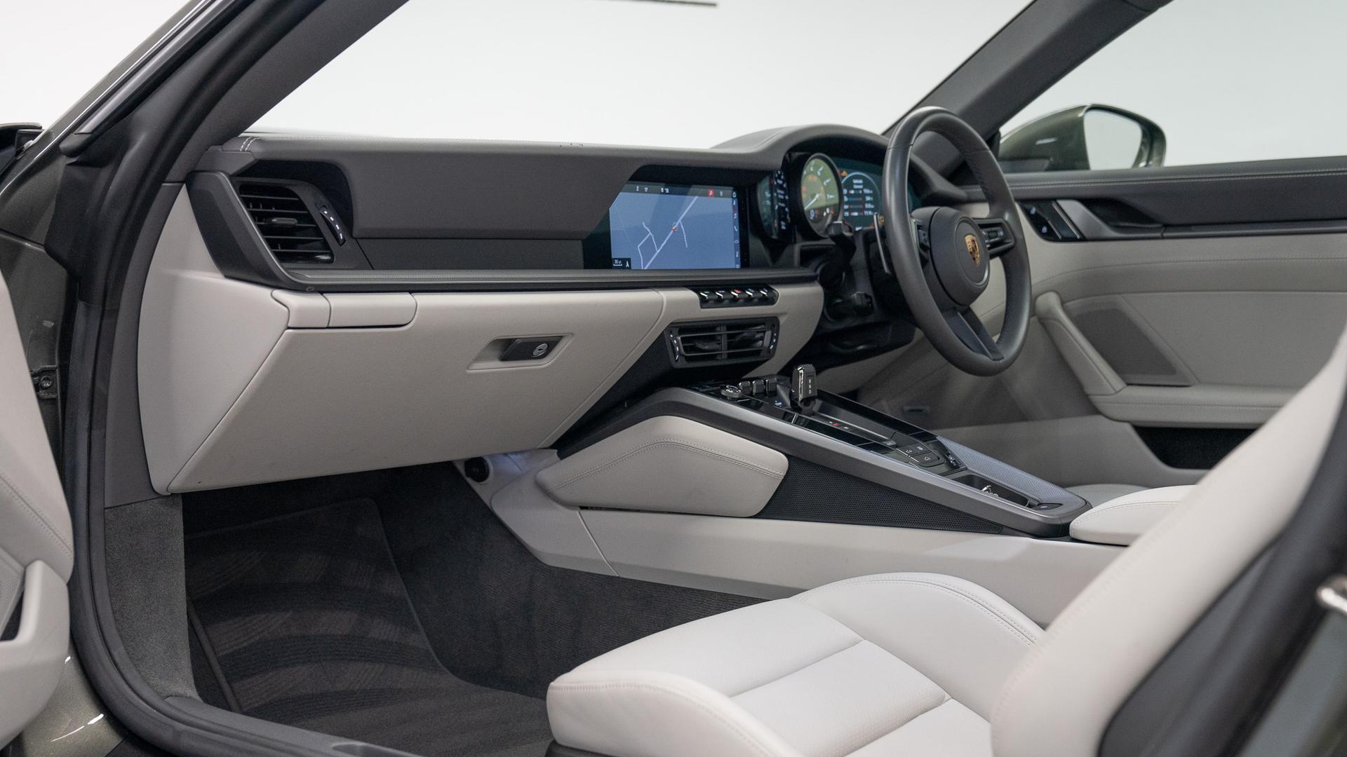 Porsche 911 Photo 4b40b90a-02e6-4880-911b-98fed1abfbb8.jpg