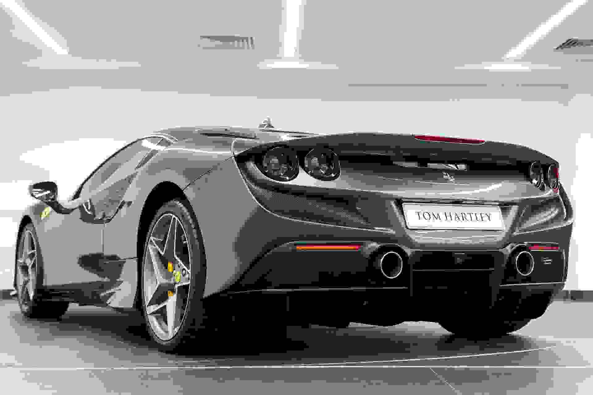 Ferrari F8 Photo 4b4785ba-7fa4-48de-ad3b-86a3a284d34a.jpg