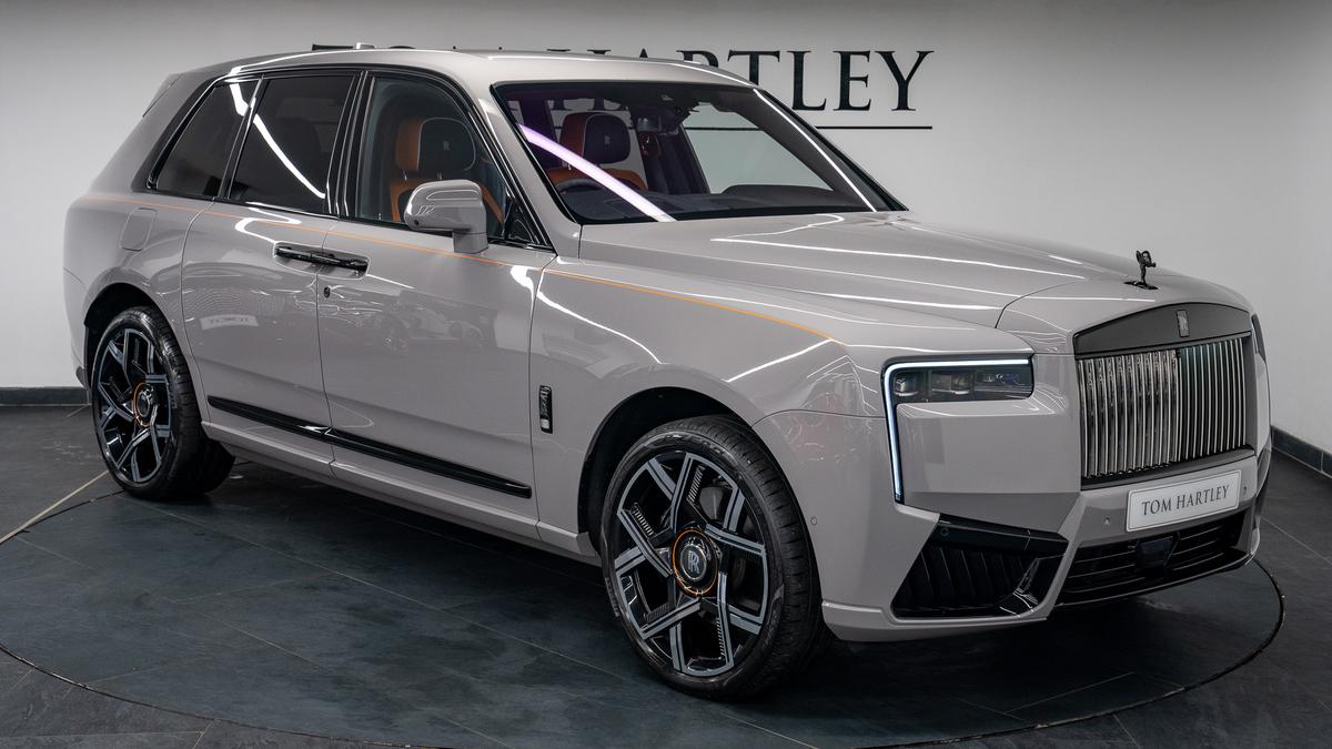 Used 2025 Rolls-Royce Cullinan Series II Black Badge V12 Tempest Grey at Tom Hartley